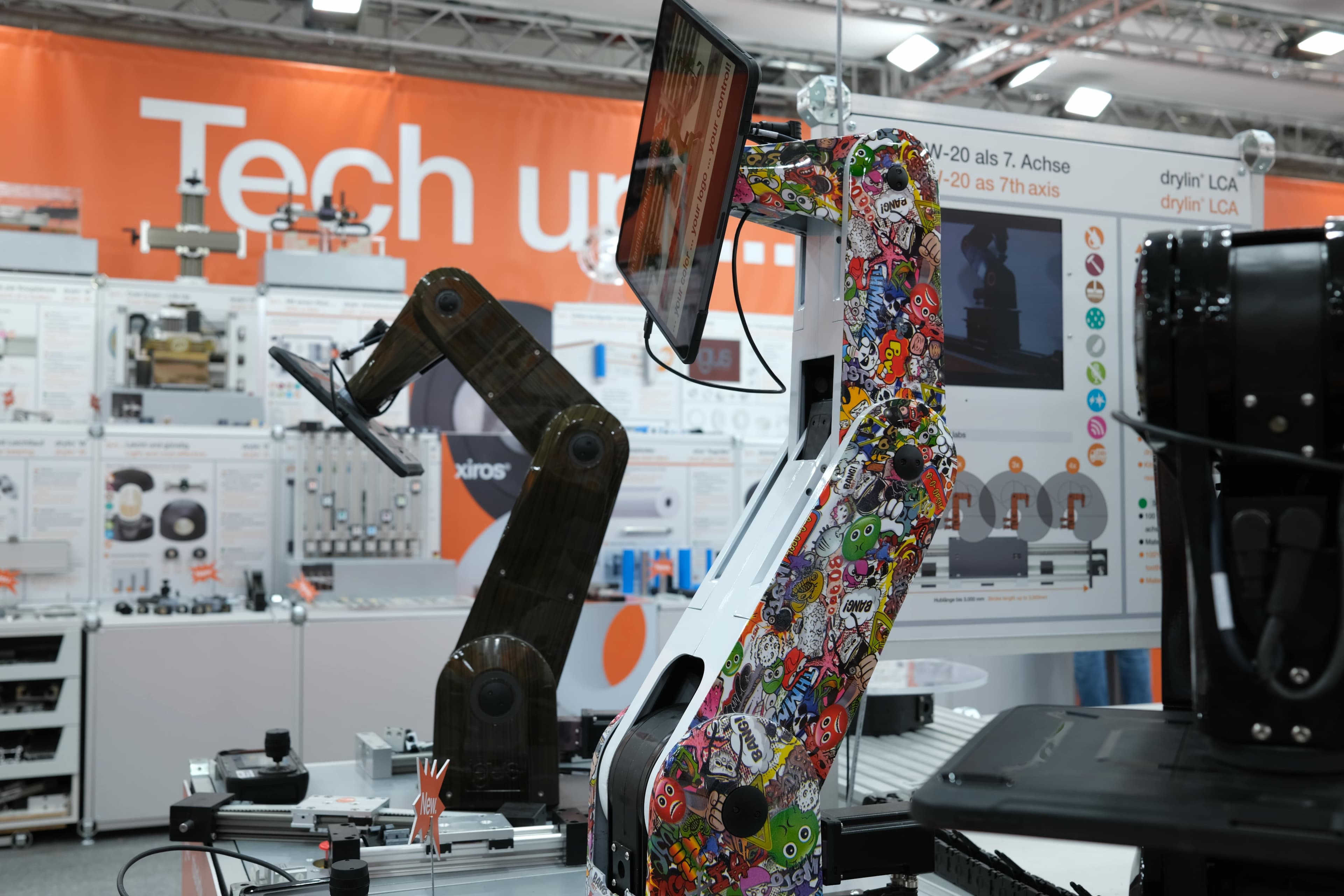 Robots als blikvanger op beurs