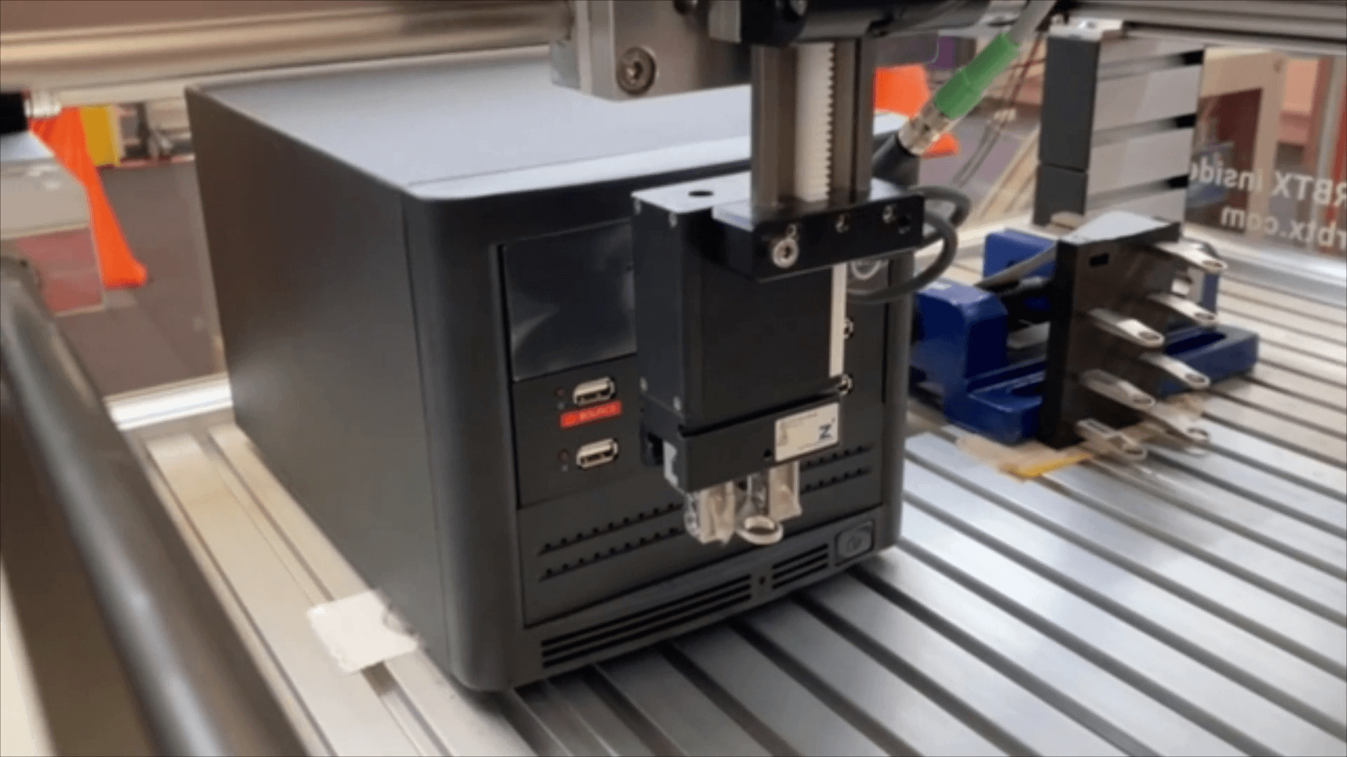 Space gantry tests USB port