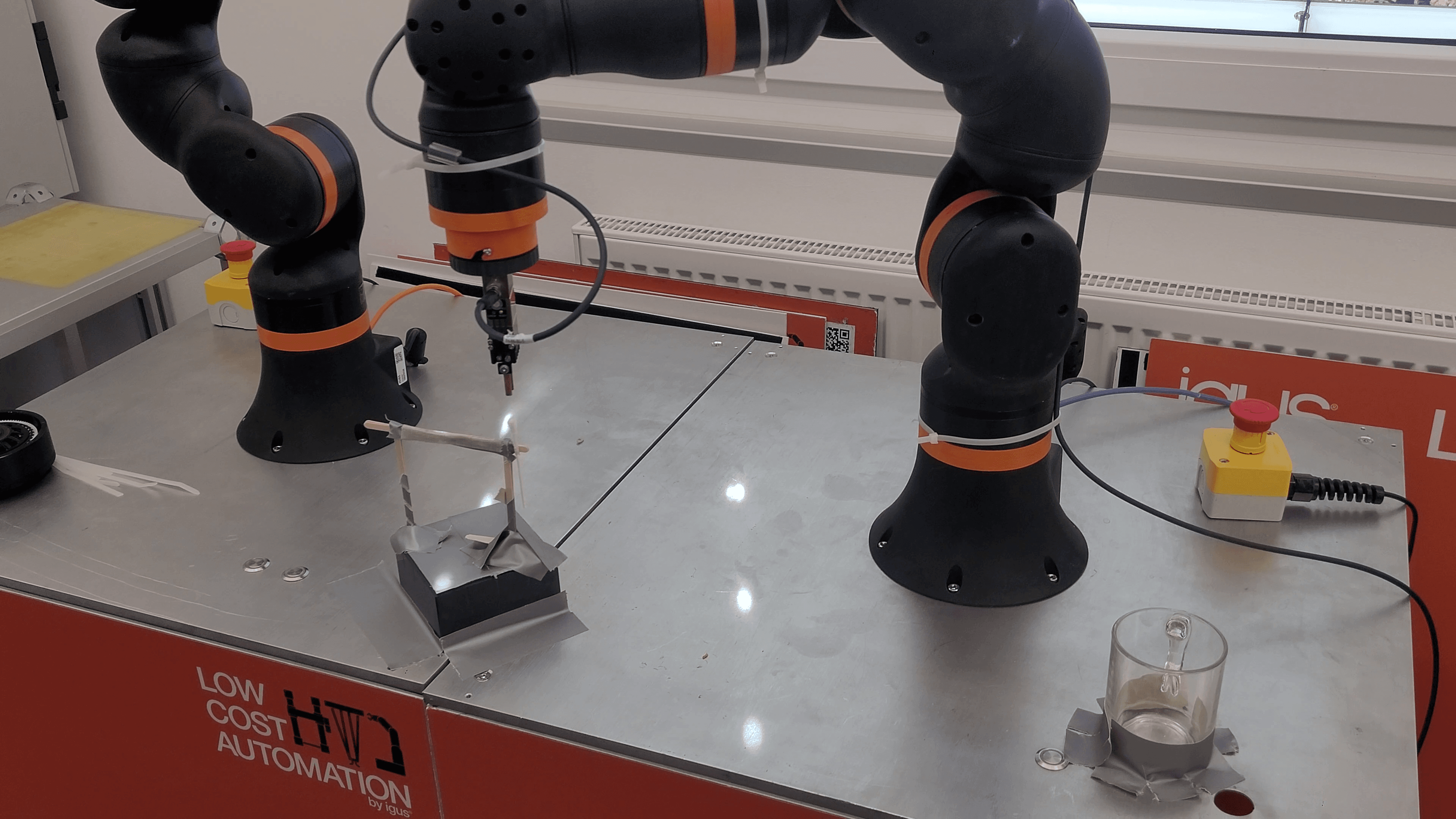 Simulatie van een laboratoriumtoepassing met een igus ReBeL cobot